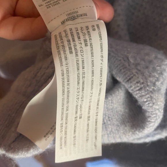 Abercrombie Sweater with Cute Zipper Detail… Super Soft! - Picture 4 of 4